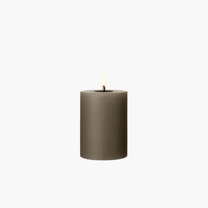 LED Pillar Candle 7,5x10 cm caviar Ester & Erik 
