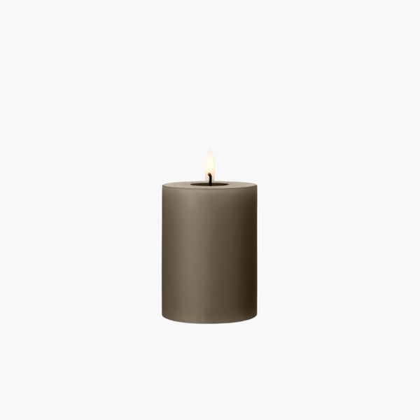 LED Pillar Candle 7,5x10 cm caviar Ester & Erik 