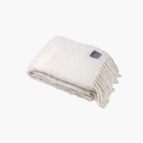 Kid Mohair Throw pure white Stackelbergs 