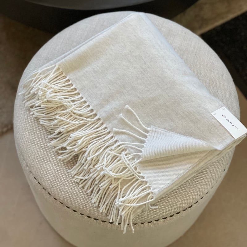 Logo Throw white sand Gant Home  — kuva 1