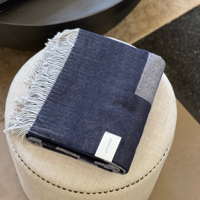Logo Throw evening blue Gant Home  — kuva 1