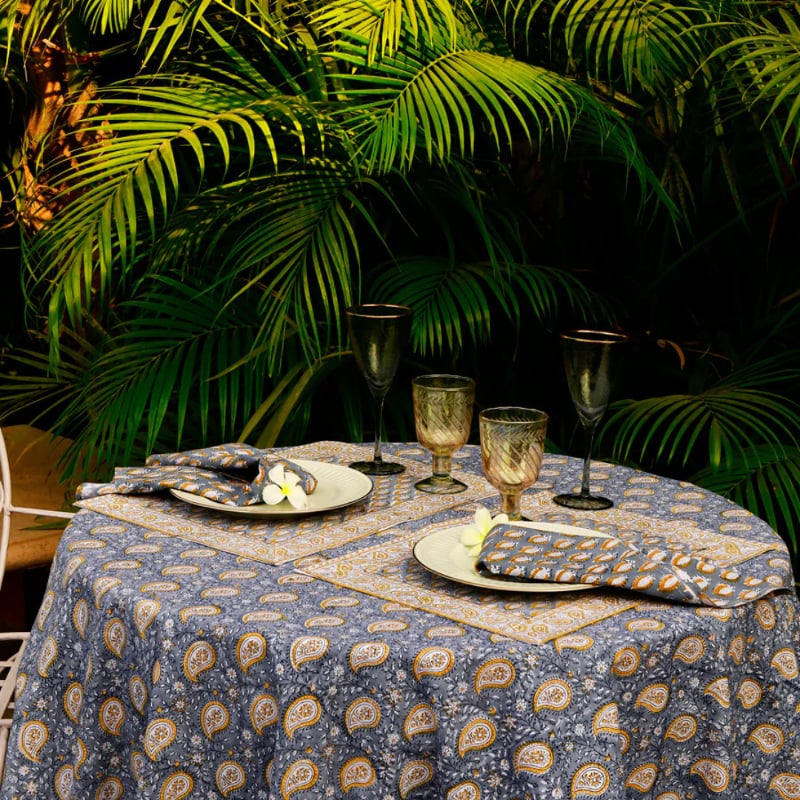 Botanique Paisley Blue & Ochre -pöytäliina 150x350cm, Chamois — kuva 2
