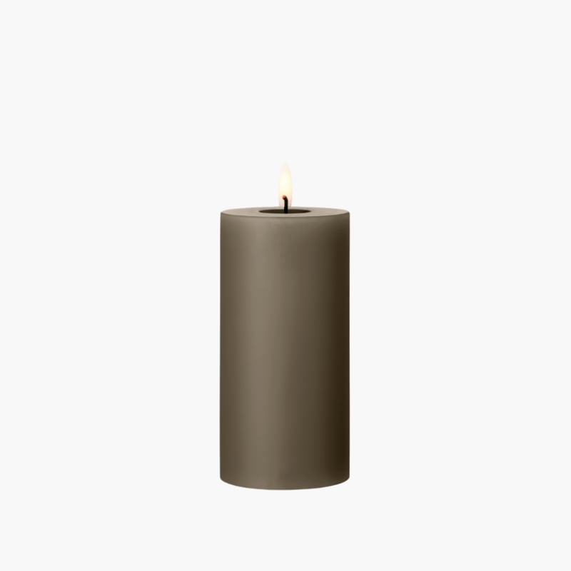 LED Pillar Candle 7,5x15 cm caviar Ester & Erik 