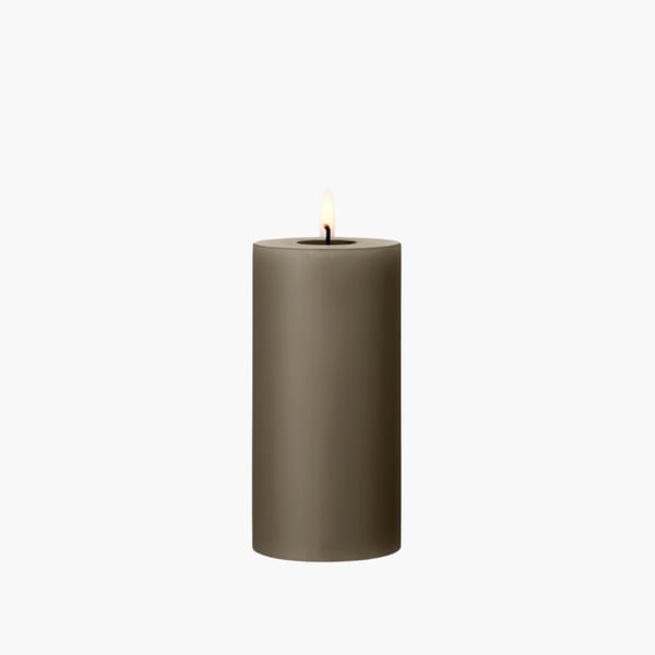 LED Pillar Candle 7,5x15 cm caviar Ester & Erik 